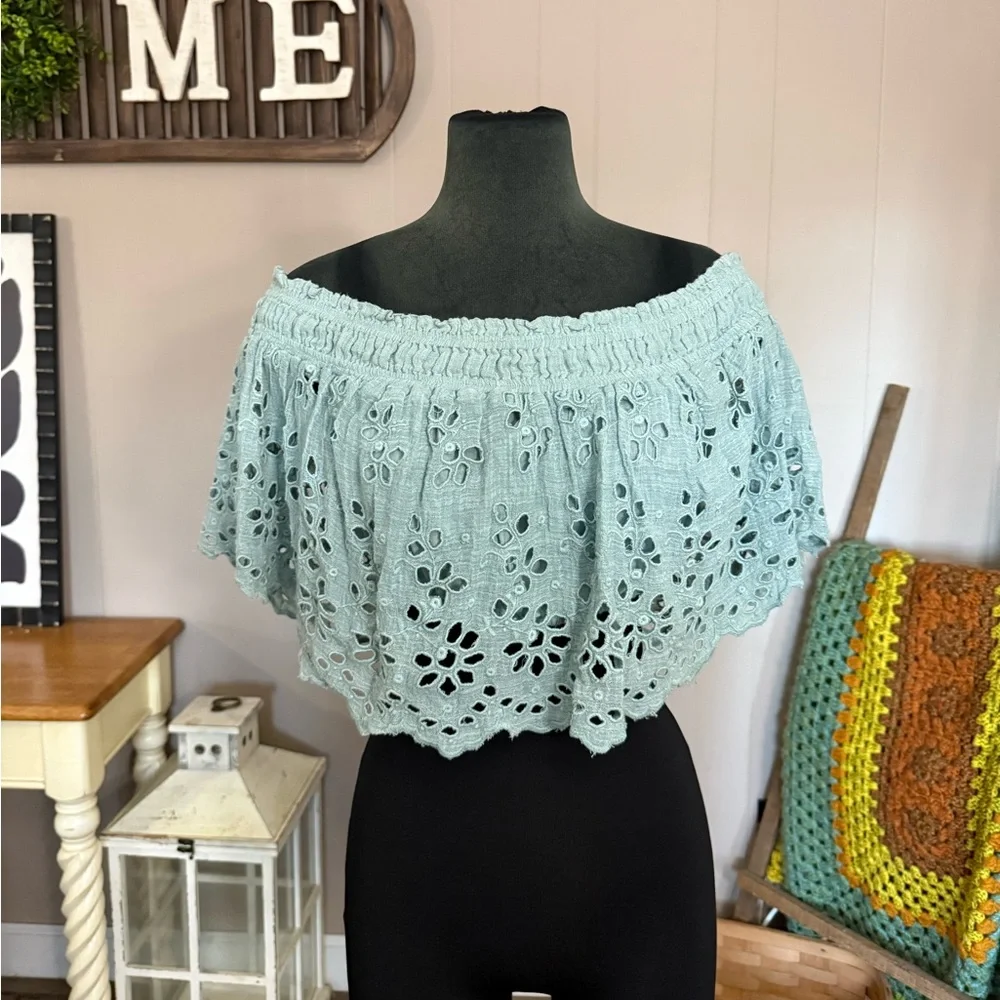 Free People One • Perla Eyelet Lace Crop Top